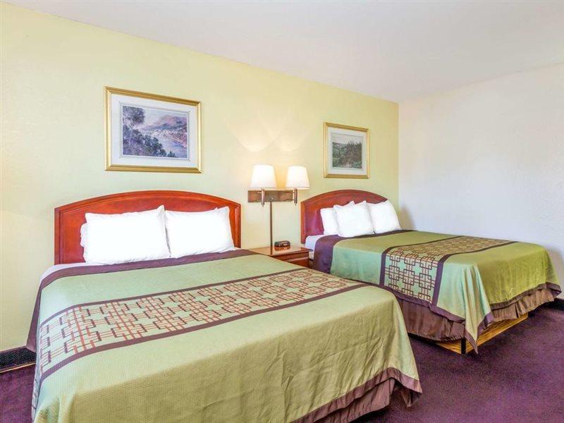 Super 8 By Wyndham Bakersfield/Central מראה חיצוני תמונה
