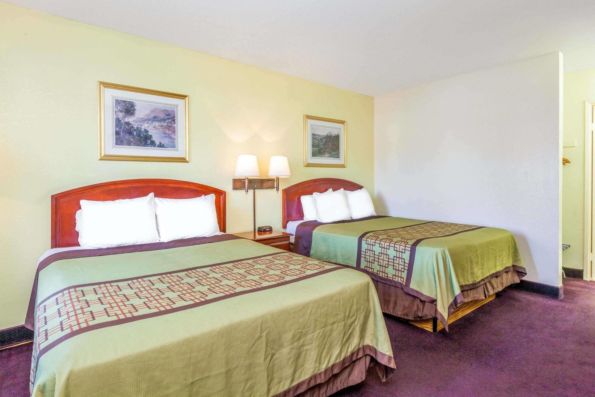 Super 8 By Wyndham Bakersfield/Central מראה חיצוני תמונה